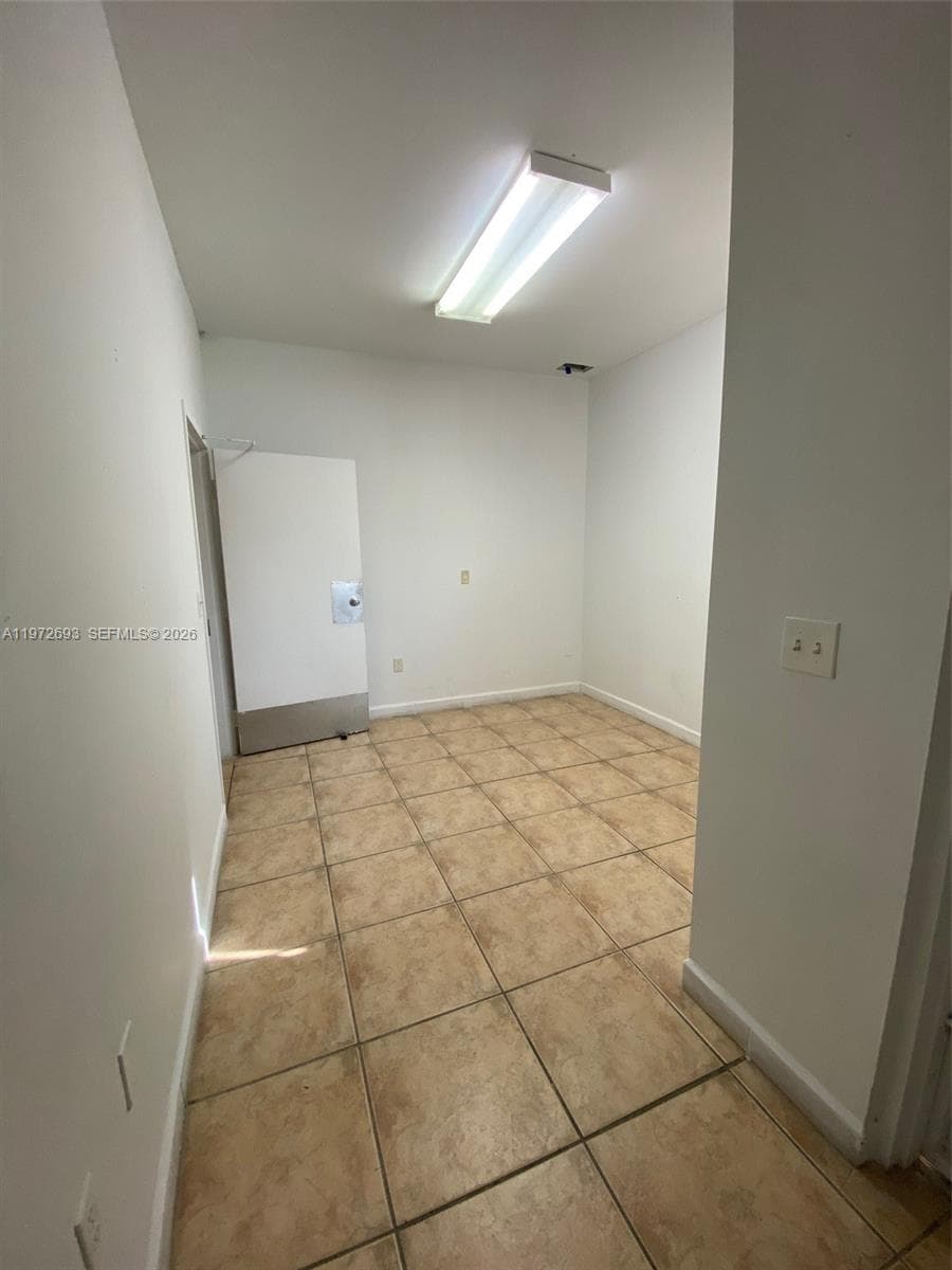 2431 W 80th St # 5-C, Hialeah, FL 33016 photo 5