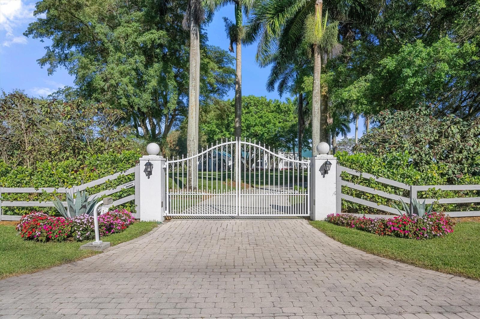 3220 Santa Barbara Drive, Wellington, FL 33414 photo 2