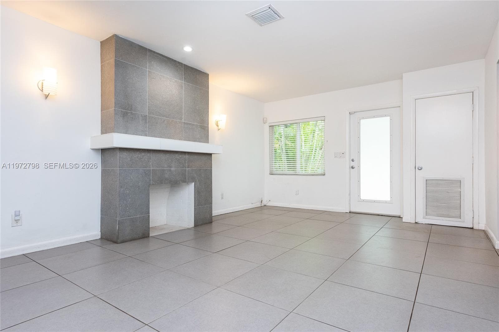 330 NE 86 St, El Portal, FL 33138 photo 3