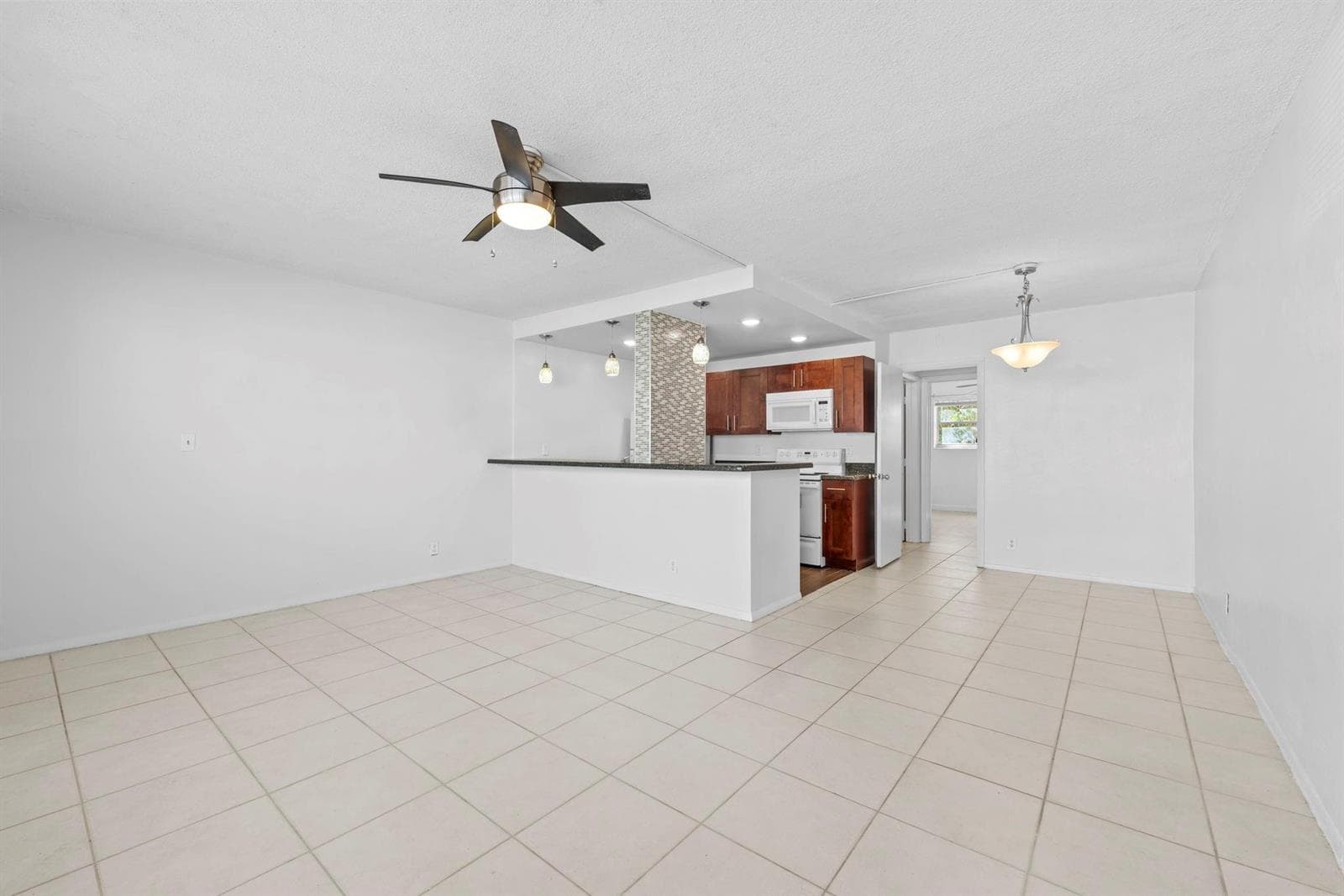 625 Antioch Avenue # 104, Fort Lauderdale, FL 33304 photo 2