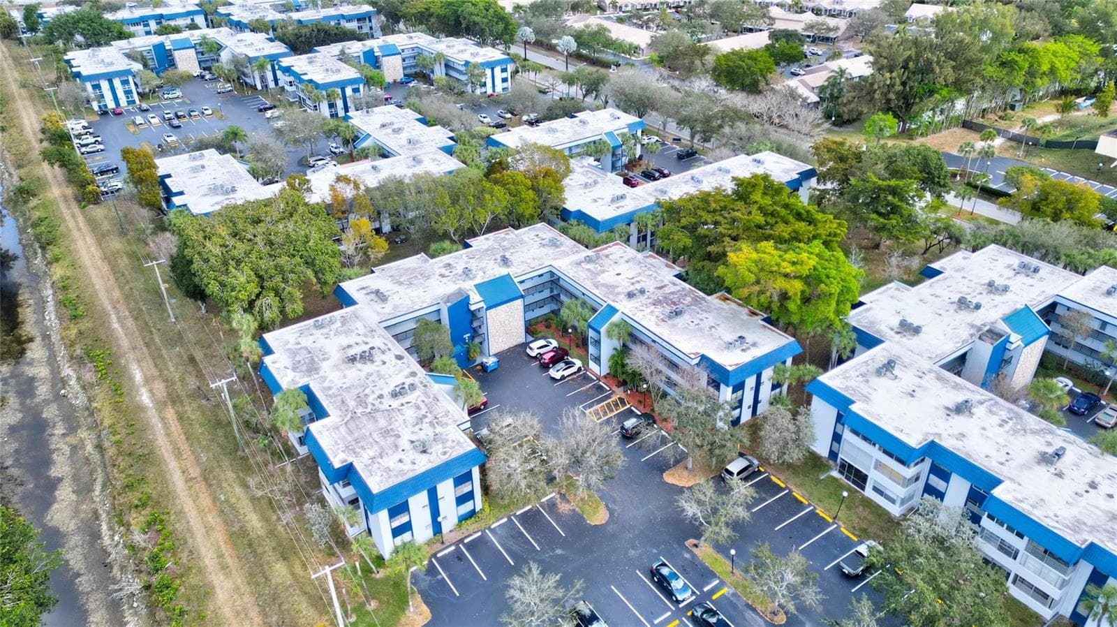 3150 Holiday Springs Boulevard # 311, Margate, FL 33063 photo 4