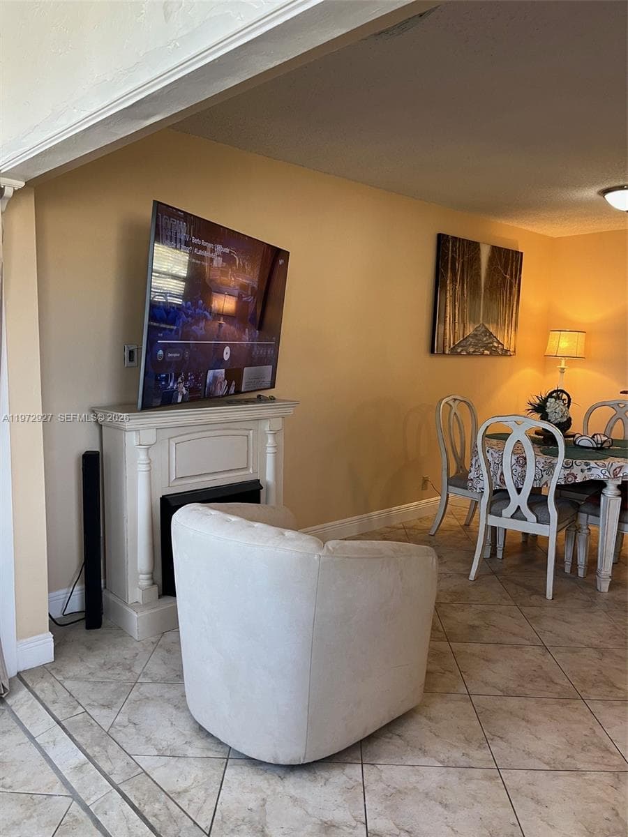 752 Lori Dr # 218, Palm Springs, FL 33461 photo 4