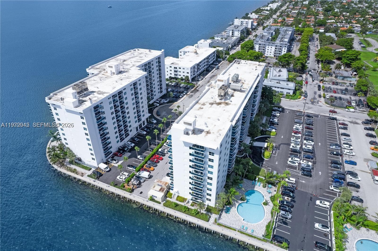 7501 E Treasure Dr # 2M, North Bay Village, FL 33141 photo 2