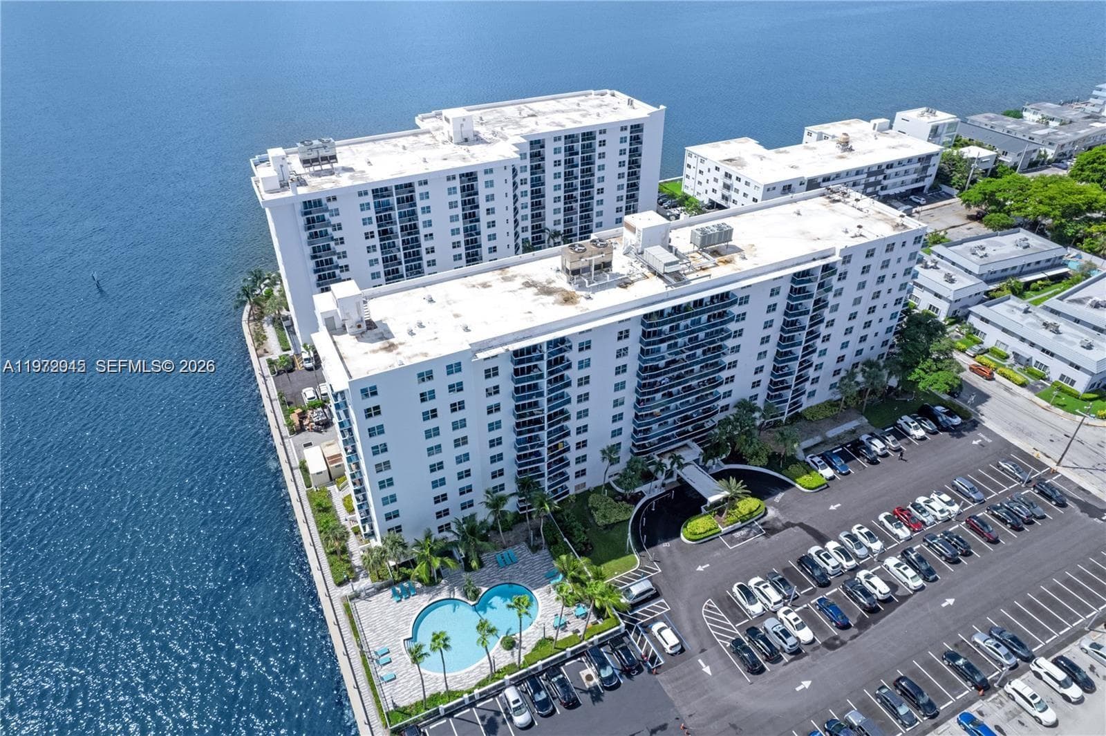 7501 E Treasure Dr # 2M, North Bay Village, FL 33141 photo 3