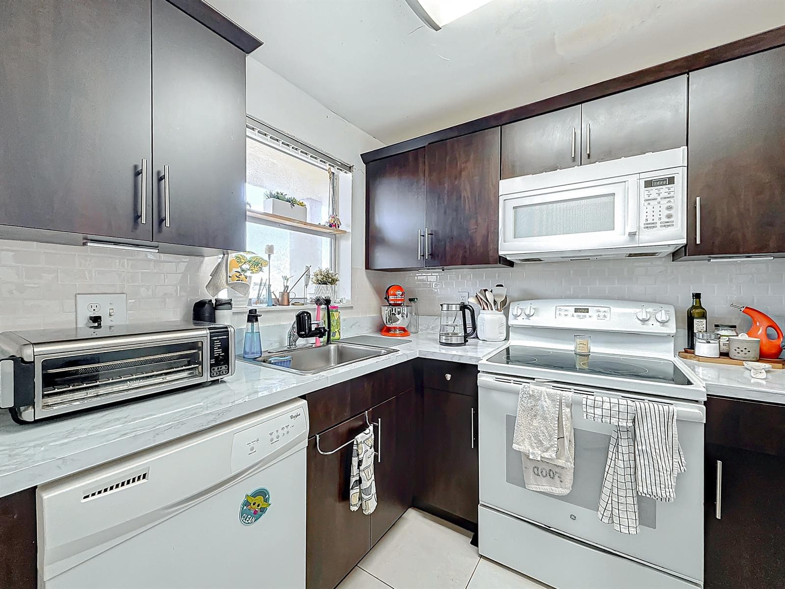 8225 Sunrise Lakes Boulevard # 110, Sunrise, FL 33322 photo 2