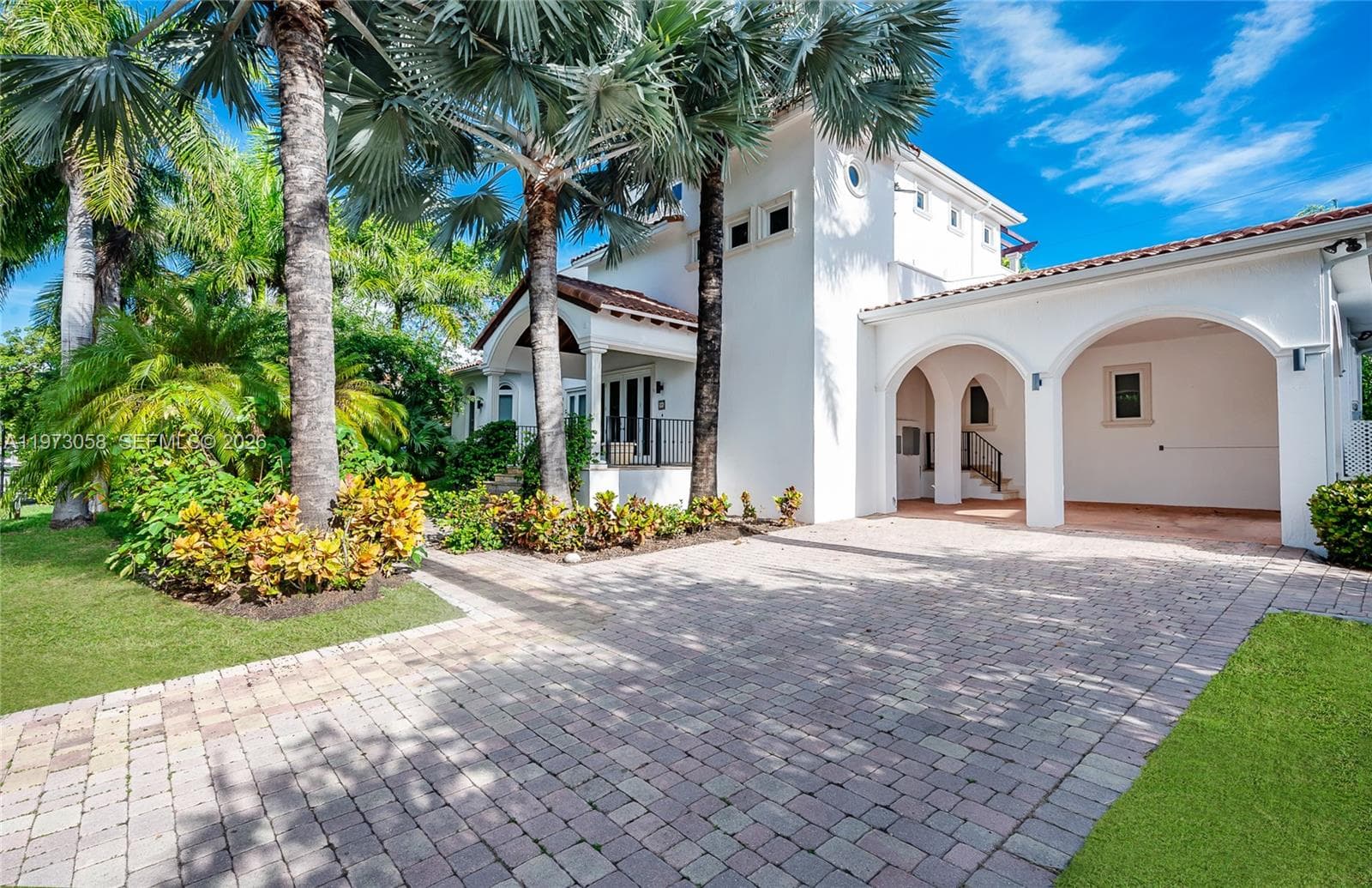 541 S Mashta Dr, Key Biscayne, FL 33149 photo 4