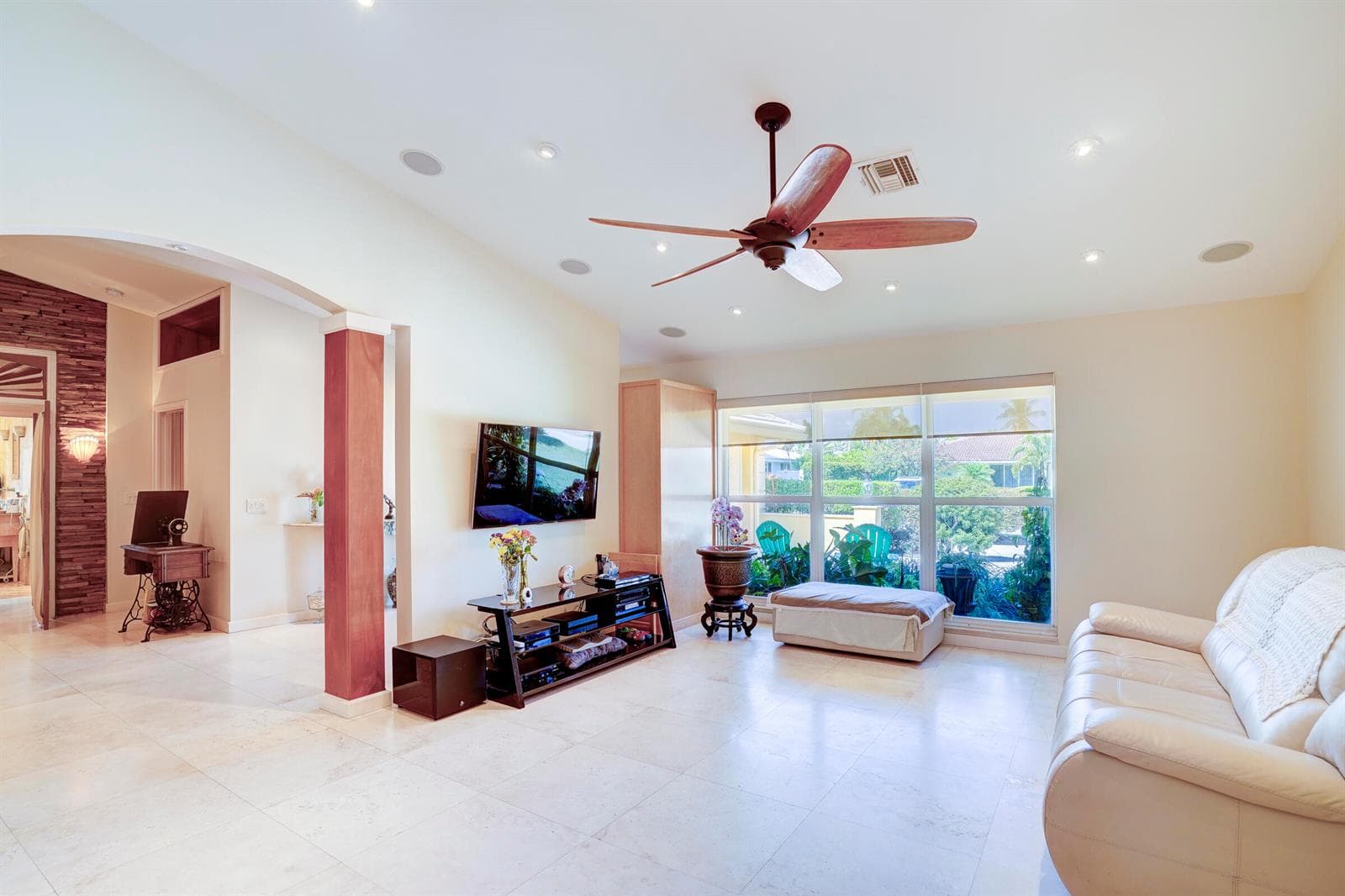 1191 Emerald Drive, Singer Island, FL 33404 photo 5