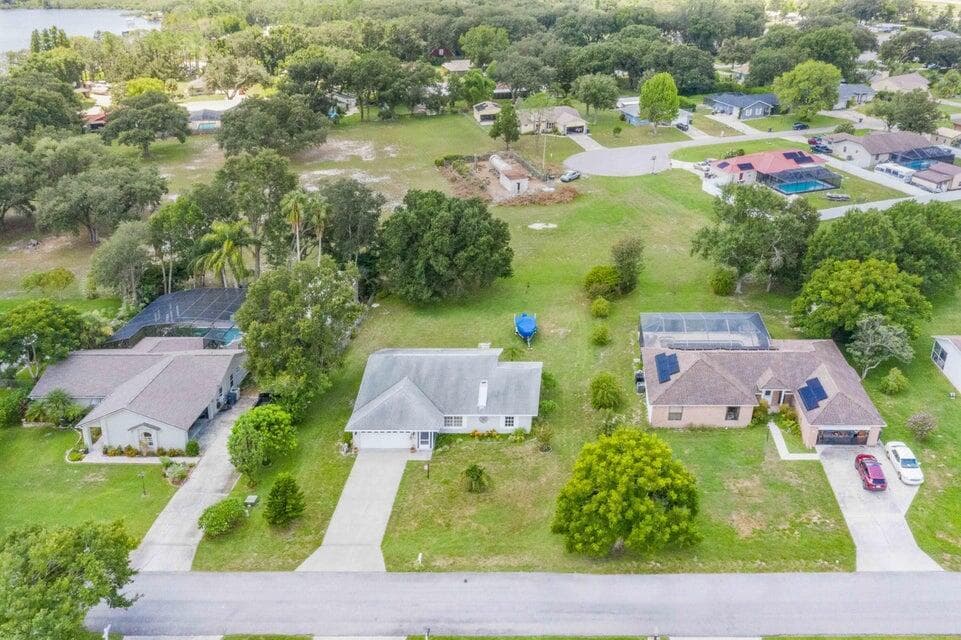910 Liberty Lane, FL 33823 photo 2