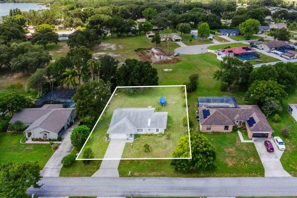 910 Liberty Lane, FL 33823 photo 3