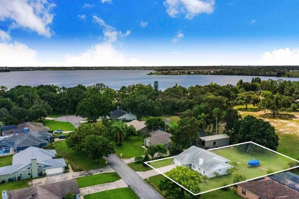 910 Liberty Lane, FL 33823 photo 4