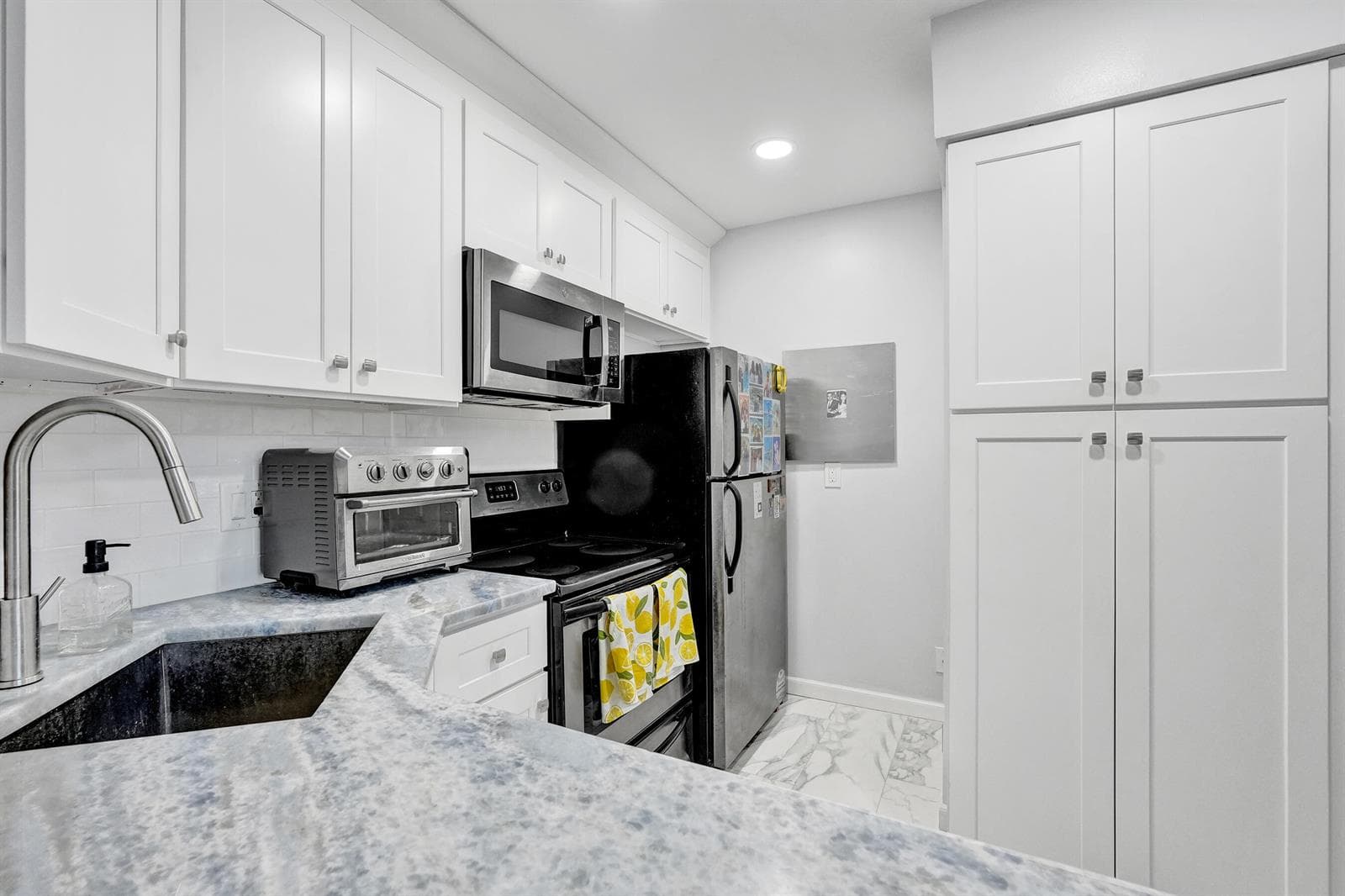 1008 Green Pine Boulevard # D3, West Palm Beach, FL 33409 photo 5