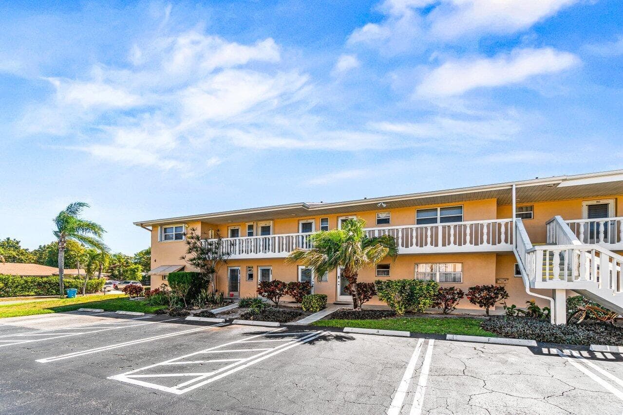 2121 NE 1st Court # 202, Boynton Beach, FL 33435 photo 3