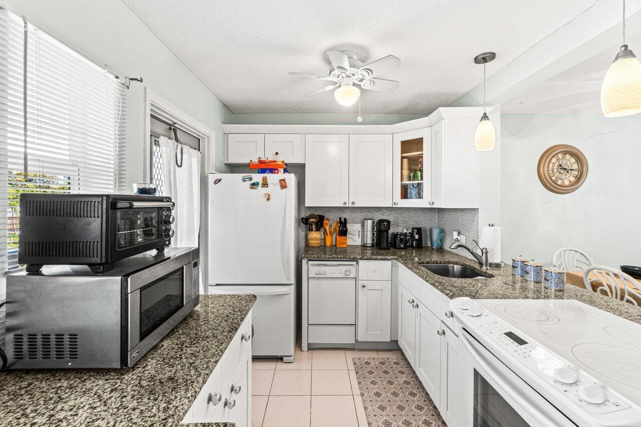2121 NE 1st Court # 202, Boynton Beach, FL 33435 photo 4