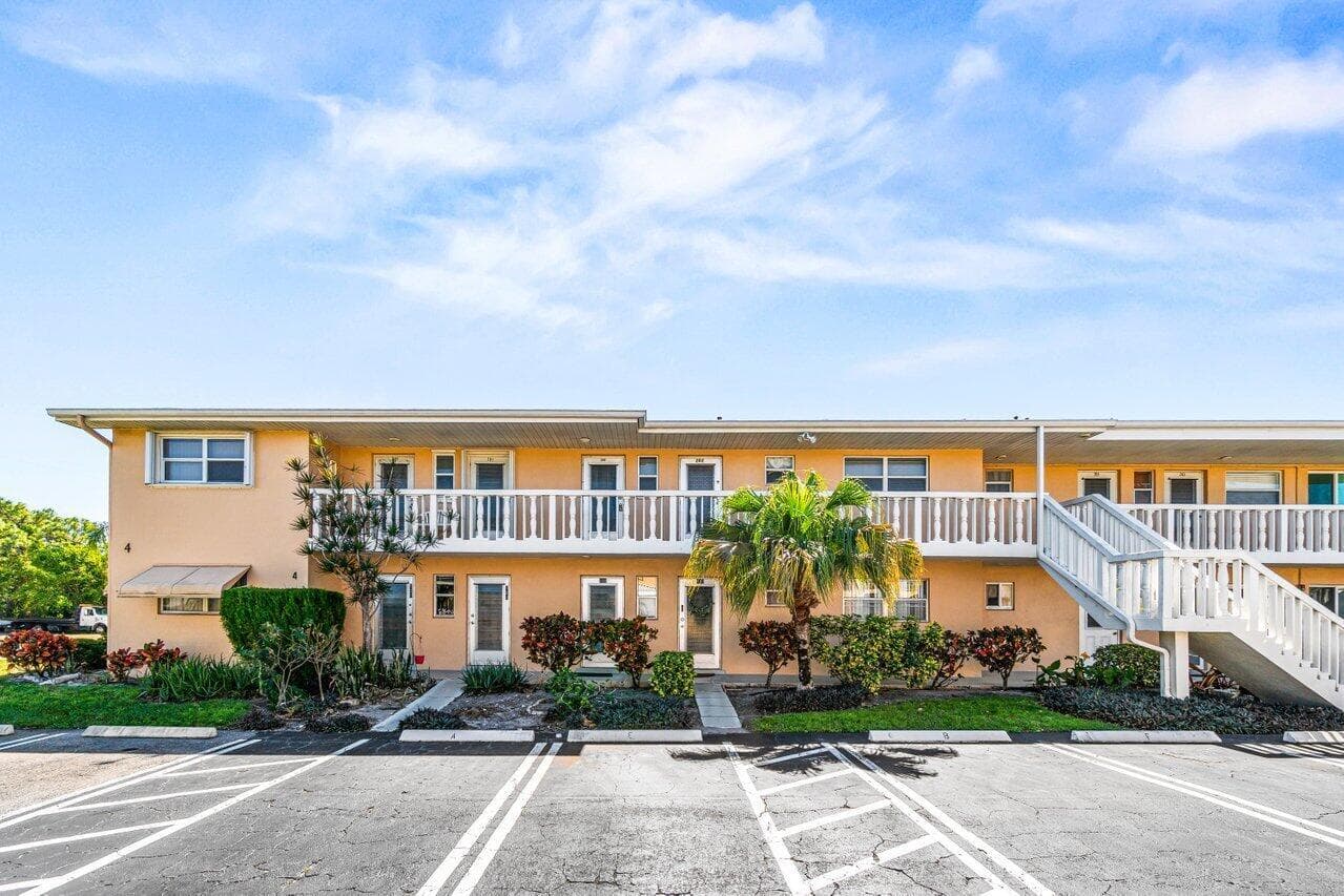 2121 NE 1st Court # 202, Boynton Beach, FL 33435