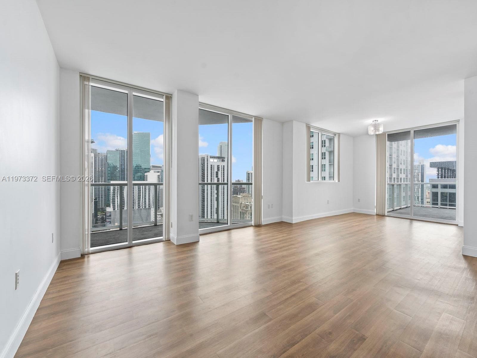 253 NE 2nd St # 3108, Miami, FL 33132 photo 2