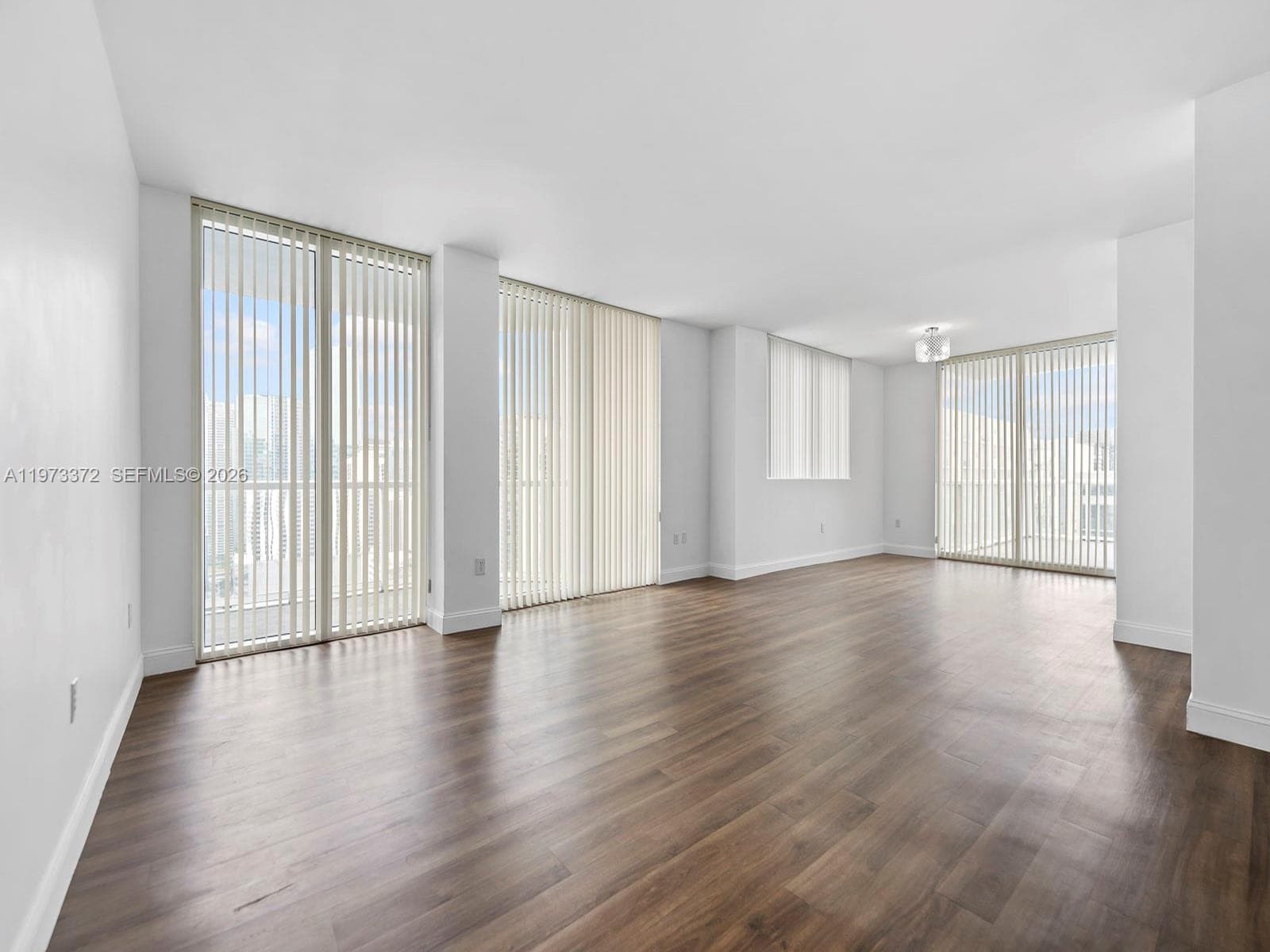 253 NE 2nd St # 3108, Miami, FL 33132 photo 3