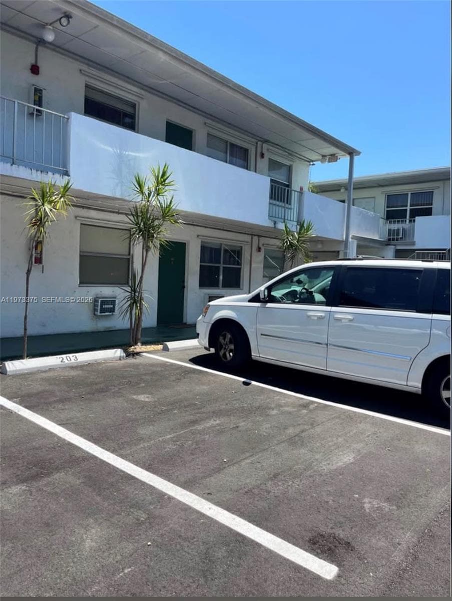 3211 SW 44th St # 117, Dania Beach, FL 33312