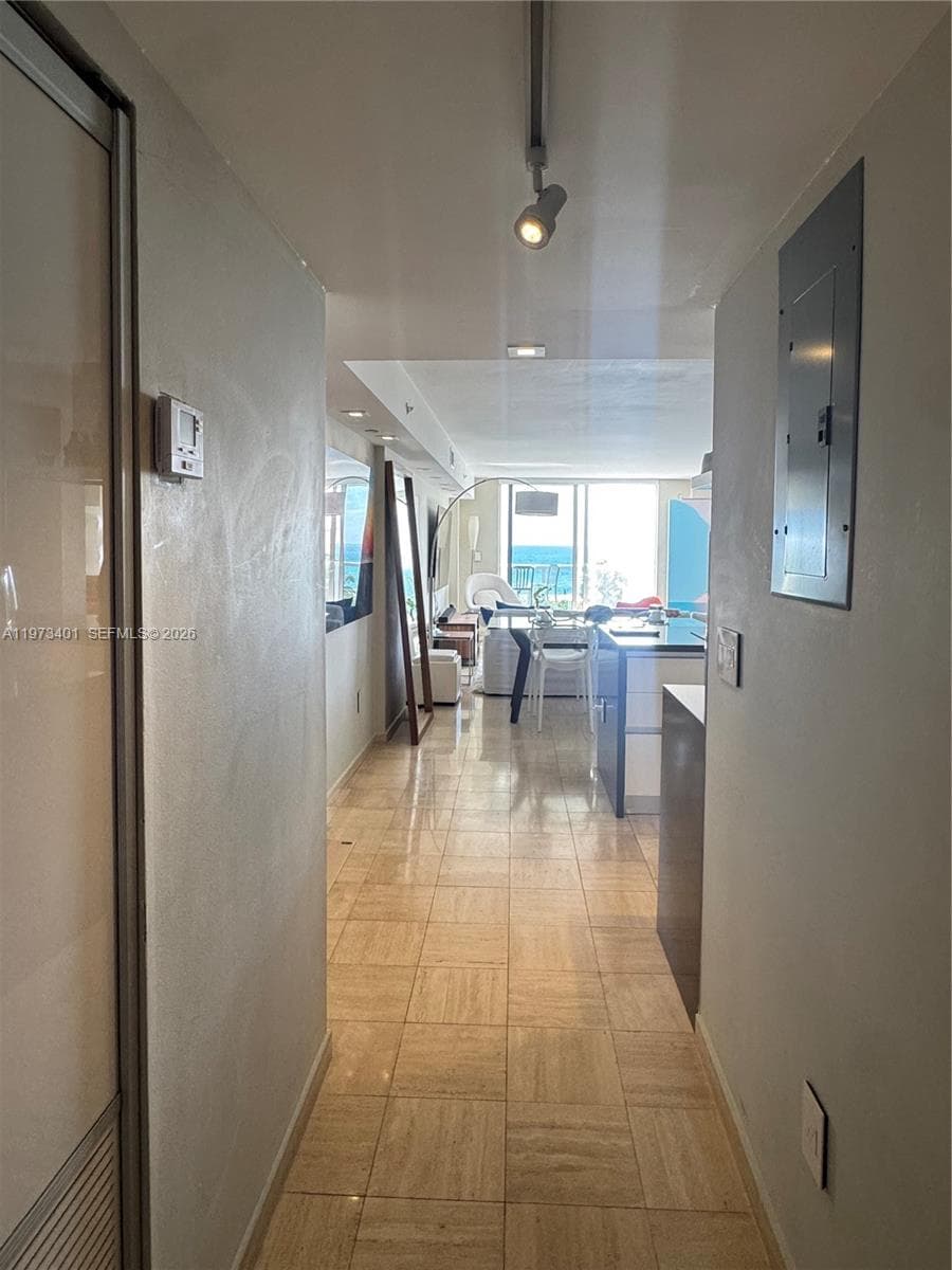 2457 Collins Ave # 405, Miami Beach, FL 33140 photo 2