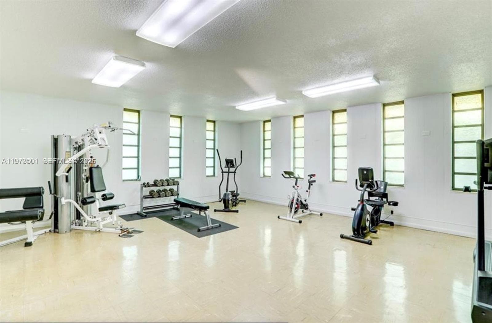 5021 W Oakland Park Blvd # 104, Lauderdale Lakes, FL 33313 photo 5