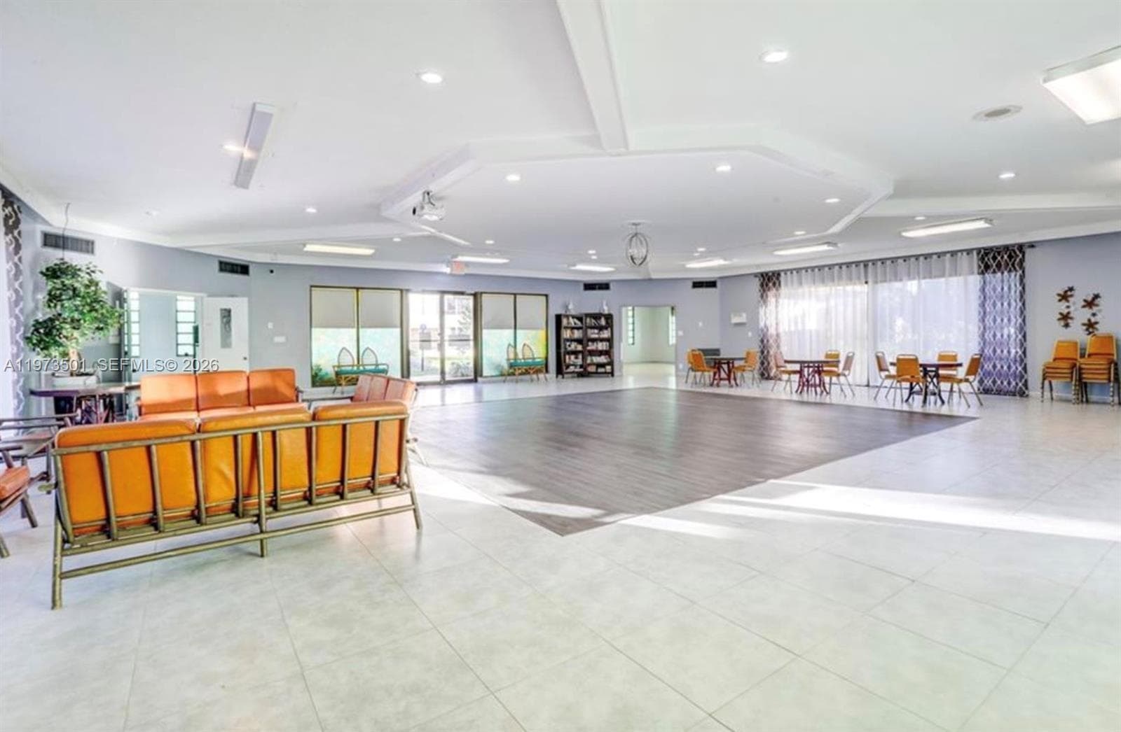 5021 W Oakland Park Blvd # 104, Lauderdale Lakes, FL 33313 photo 4