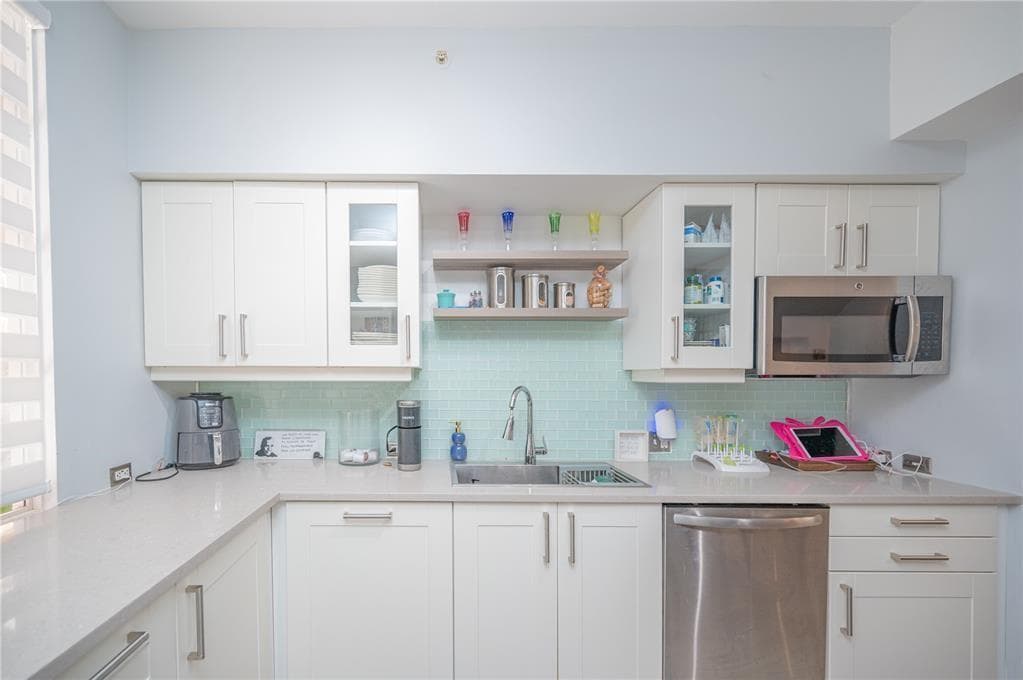 2841 NE 185th Street # 514, Miami, FL 33180 photo 2