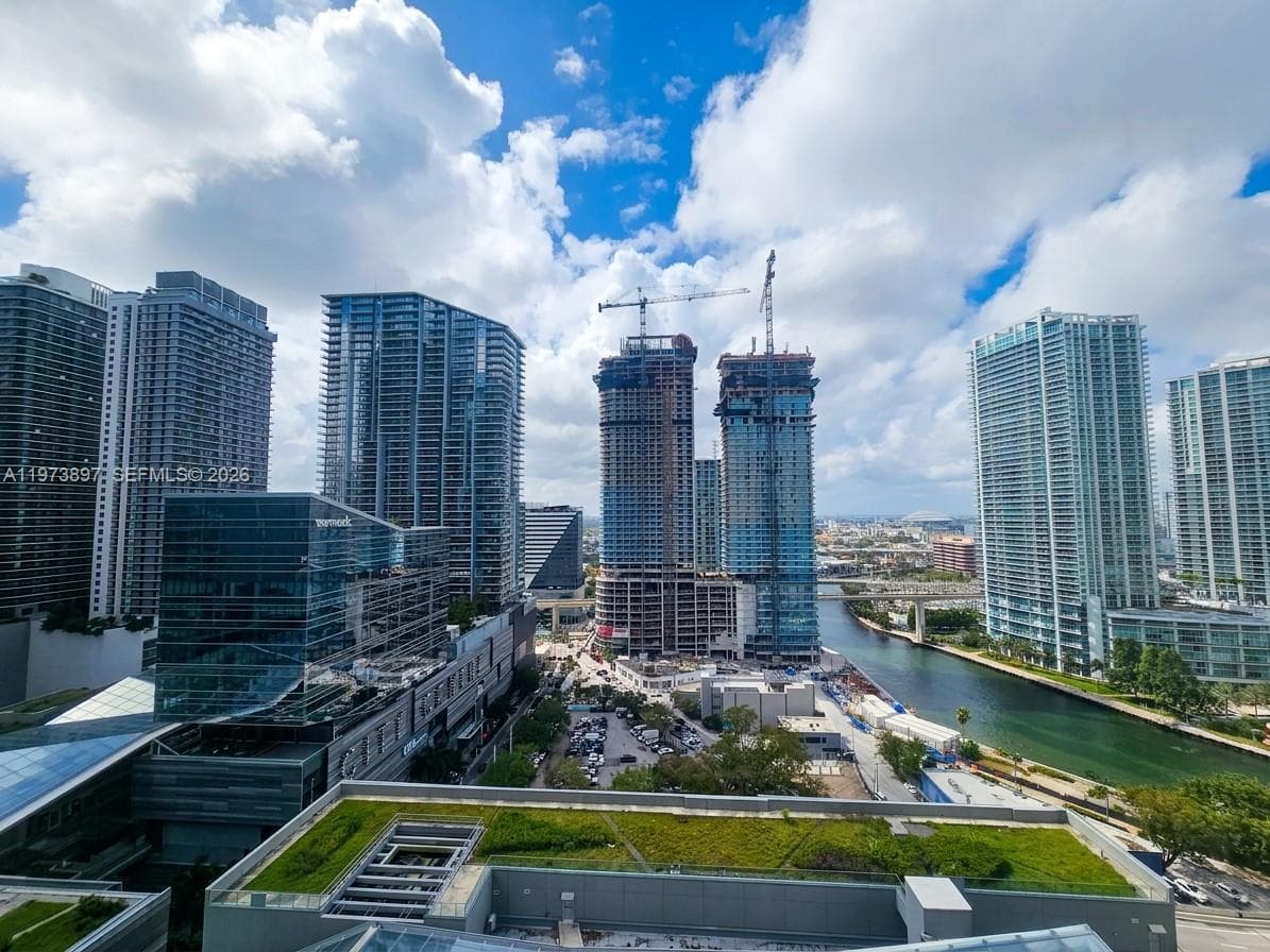 68 SE 6th St # 1806, Miami, FL 33131 photo 2