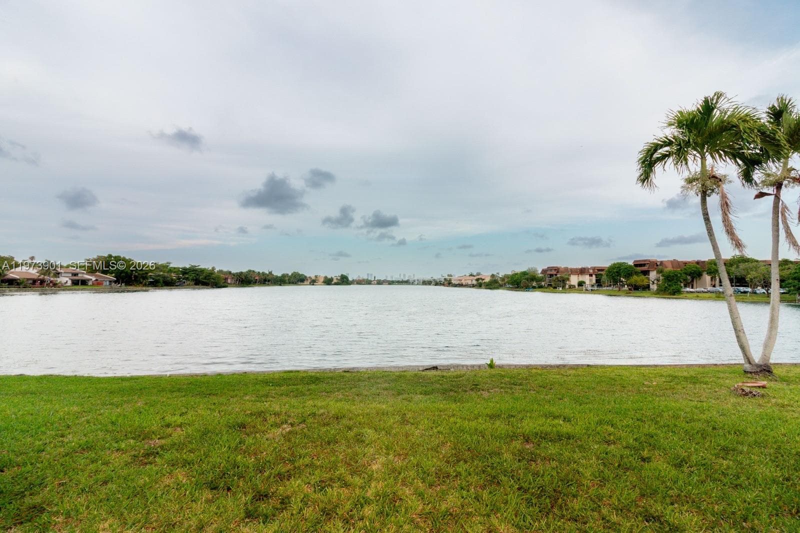 447 NE 195th St # 217, Miami, FL 33179 photo 3