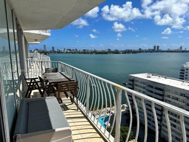 7601 E Treasure Dr # 1905, North Bay Village, FL 33141 photo 3