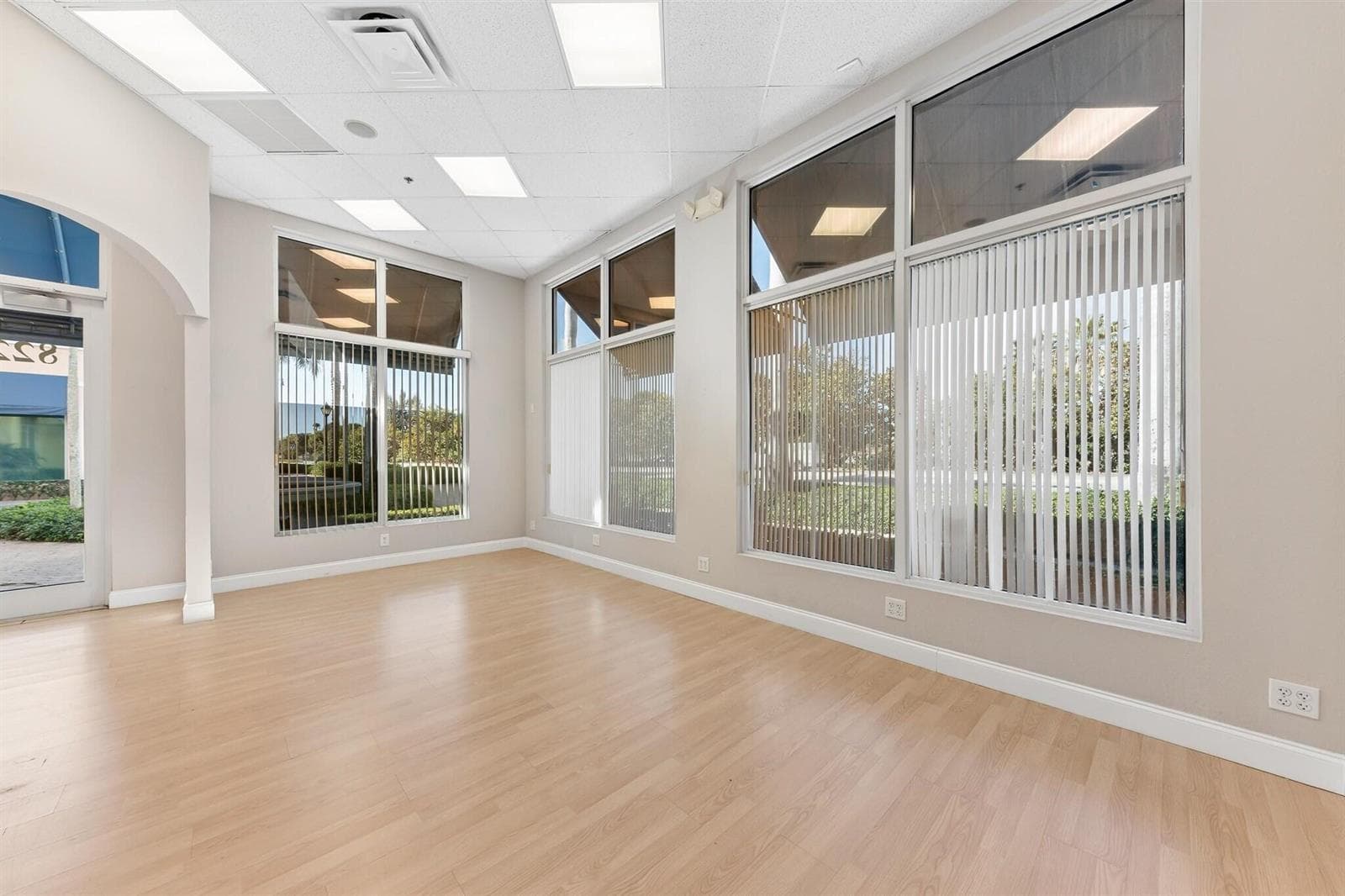 826 N Dixie Highway # 11-15, Lantana, FL 33462 photo 3