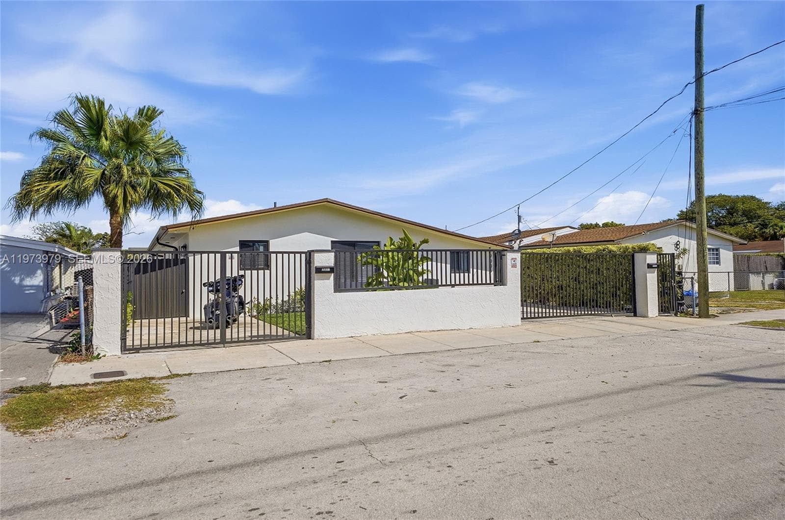 9007 SW 38th St, Miami, FL 33165