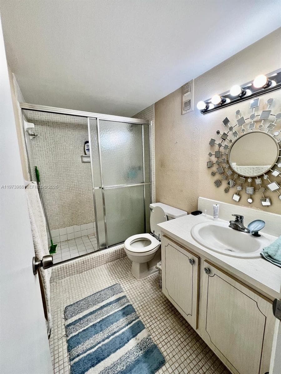 1700 NE 191st St # 508, Miami, FL 33179 photo 4