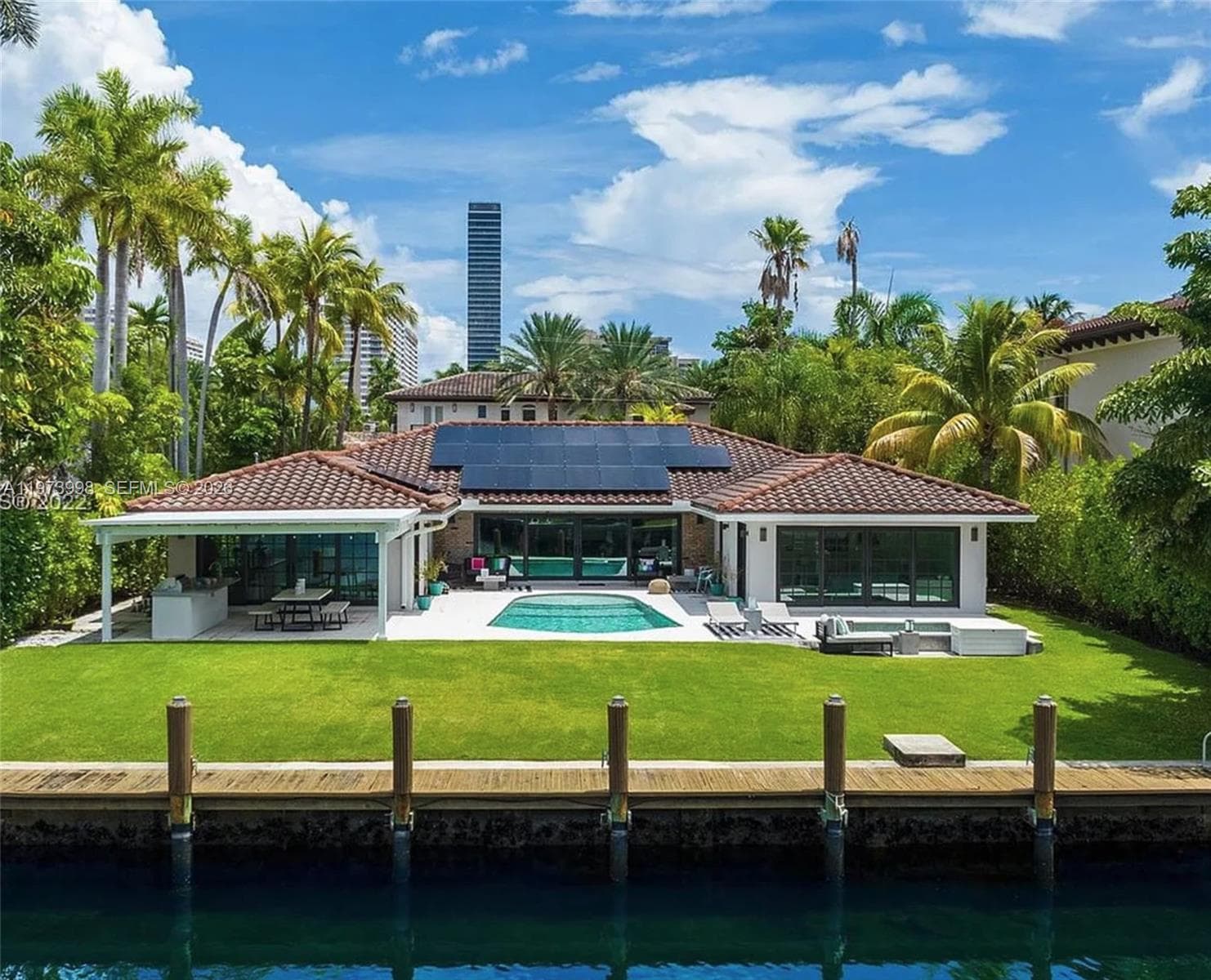 524 Oleander Dr, Hallandale Beach, FL 33009 photo 3