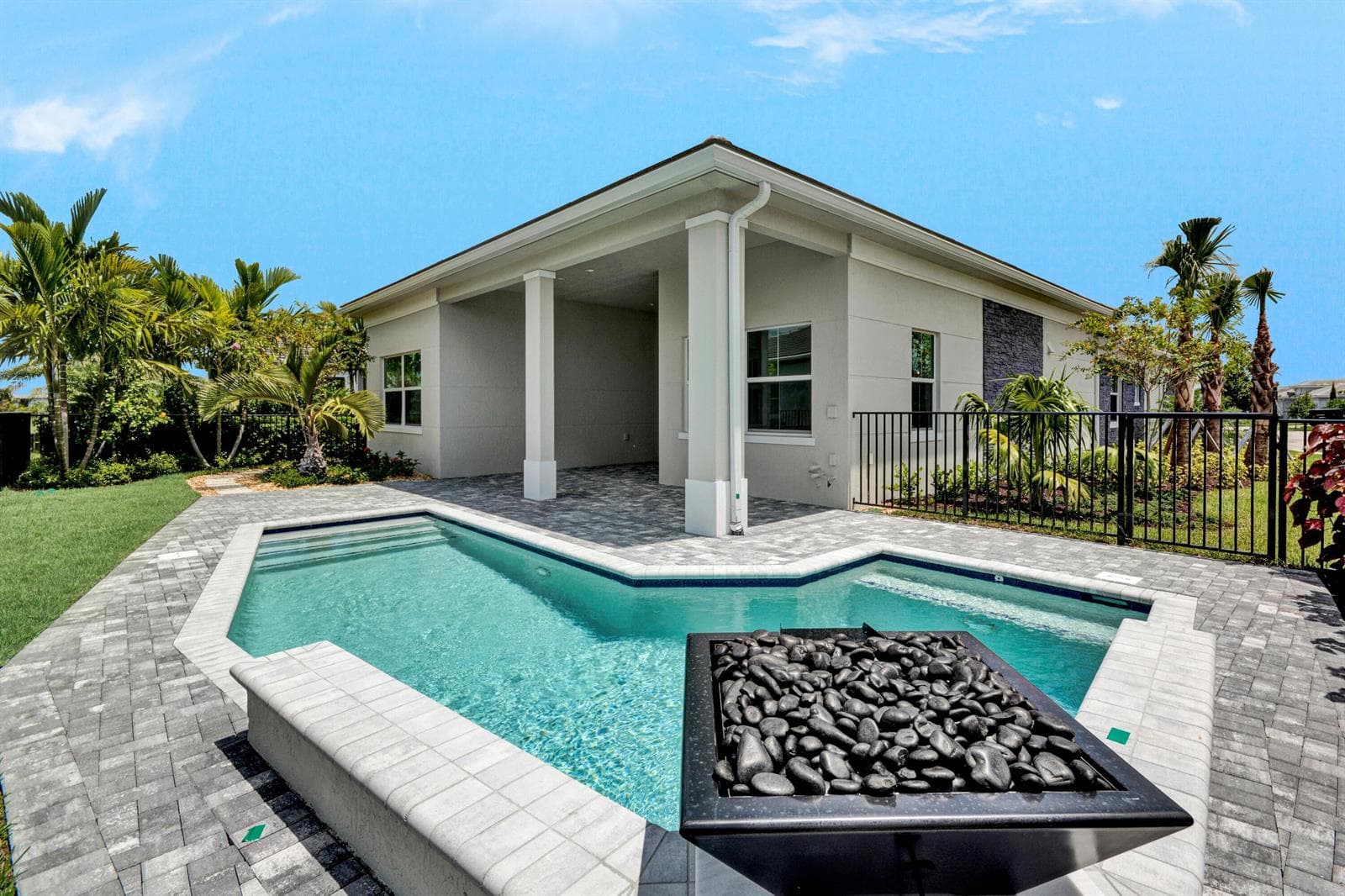 10005 Driftwood Way, Palm Beach Gardens, FL 33412 photo 2