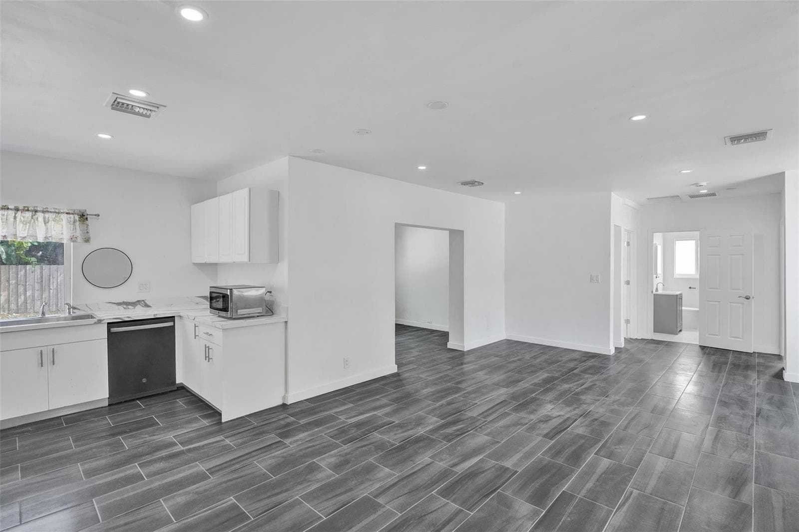 1904 SE 1st Avenue, Fort Lauderdale, FL 33316 photo 2