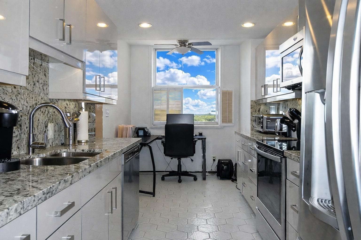 4330 Hillcrest Drive # 420, Hollywood, FL 33021 photo 4