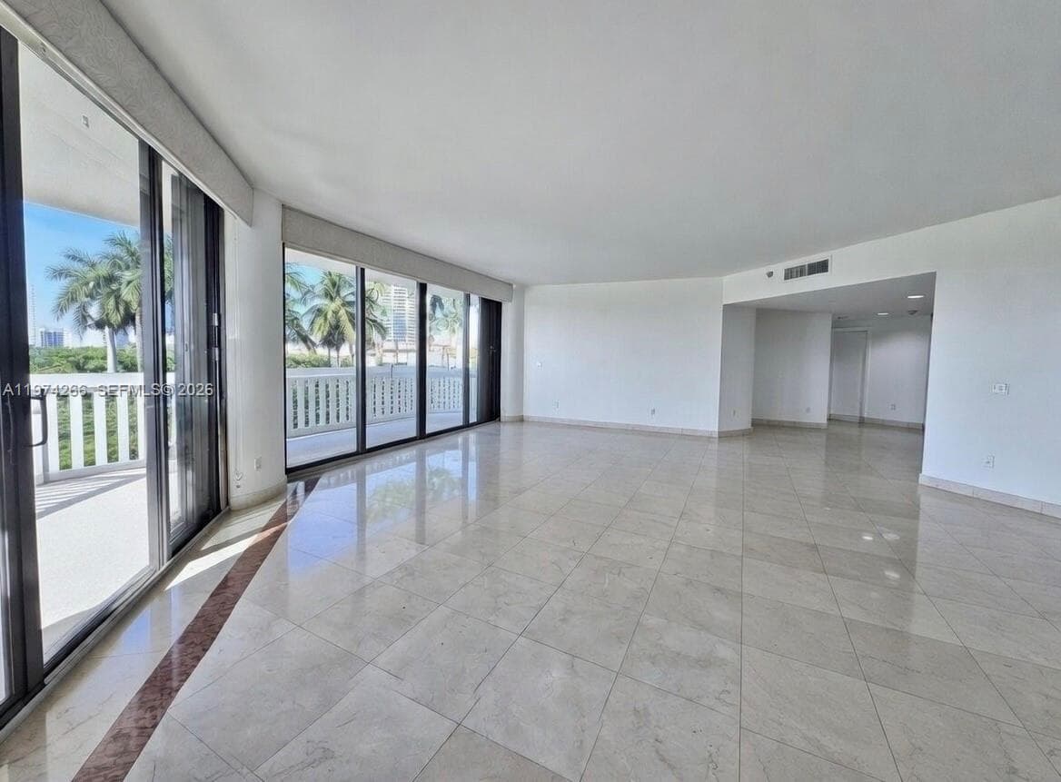 2000 Island Blvd # 606, Aventura, FL 33160 photo 3