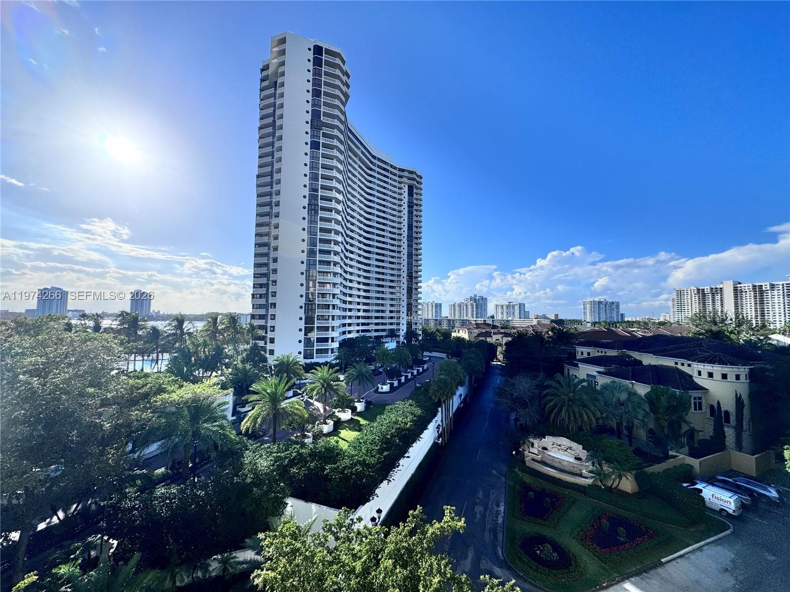 2000 Island Blvd # 606, Aventura, FL 33160 photo 4
