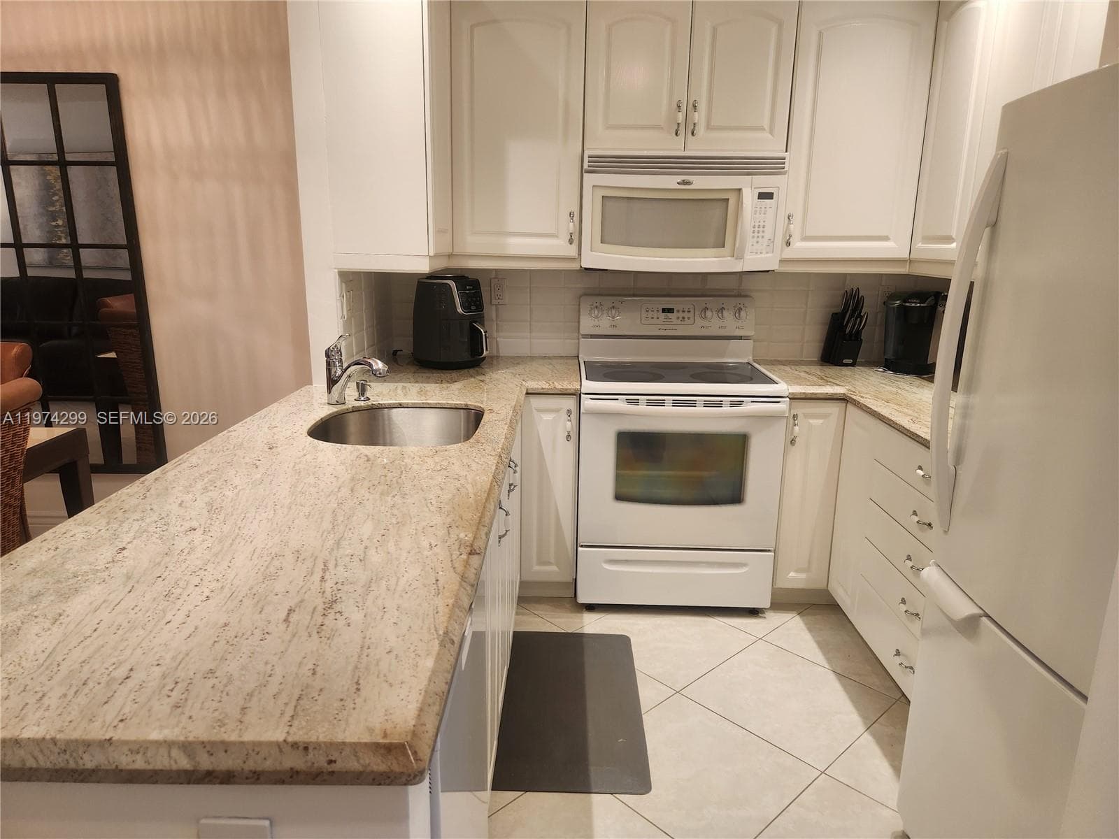 5101 NW 34th St # 101, Lauderdale Lakes, FL 33319 photo 5