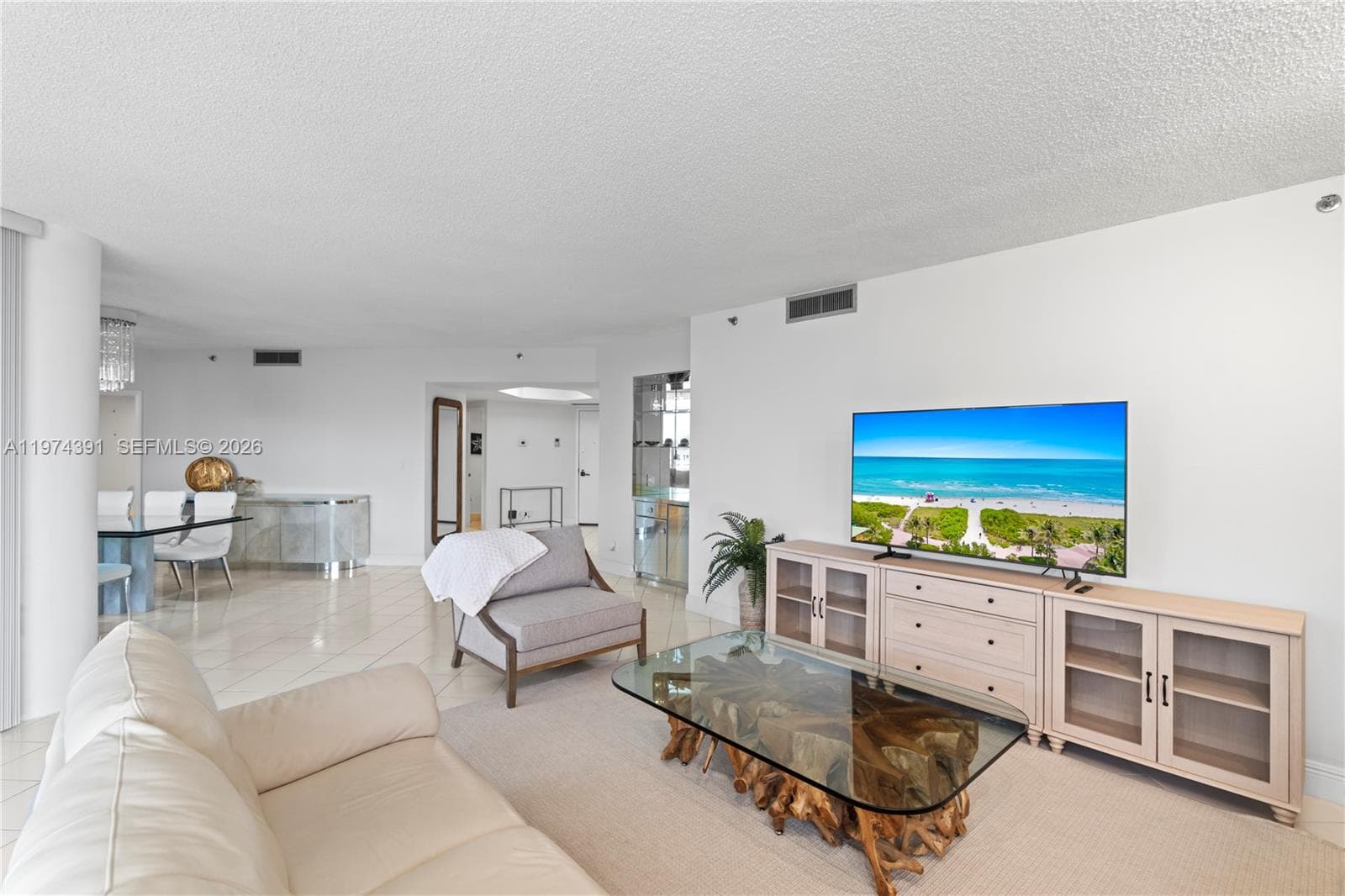 20191 E Country Club Dr # 407, Aventura, FL 33180 photo 4