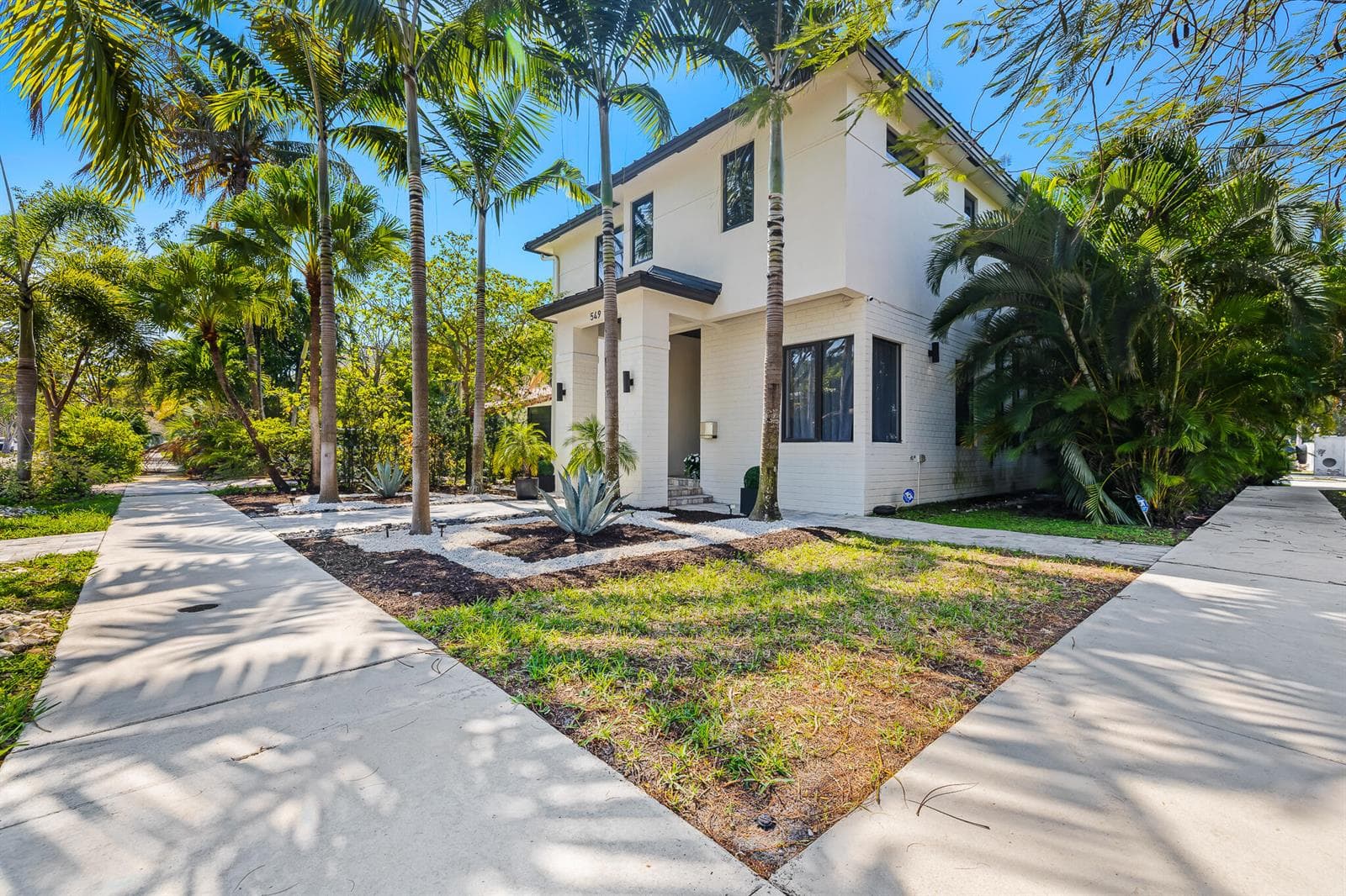 549 NE 10th Avenue, Fort Lauderdale, FL 33301 photo 2