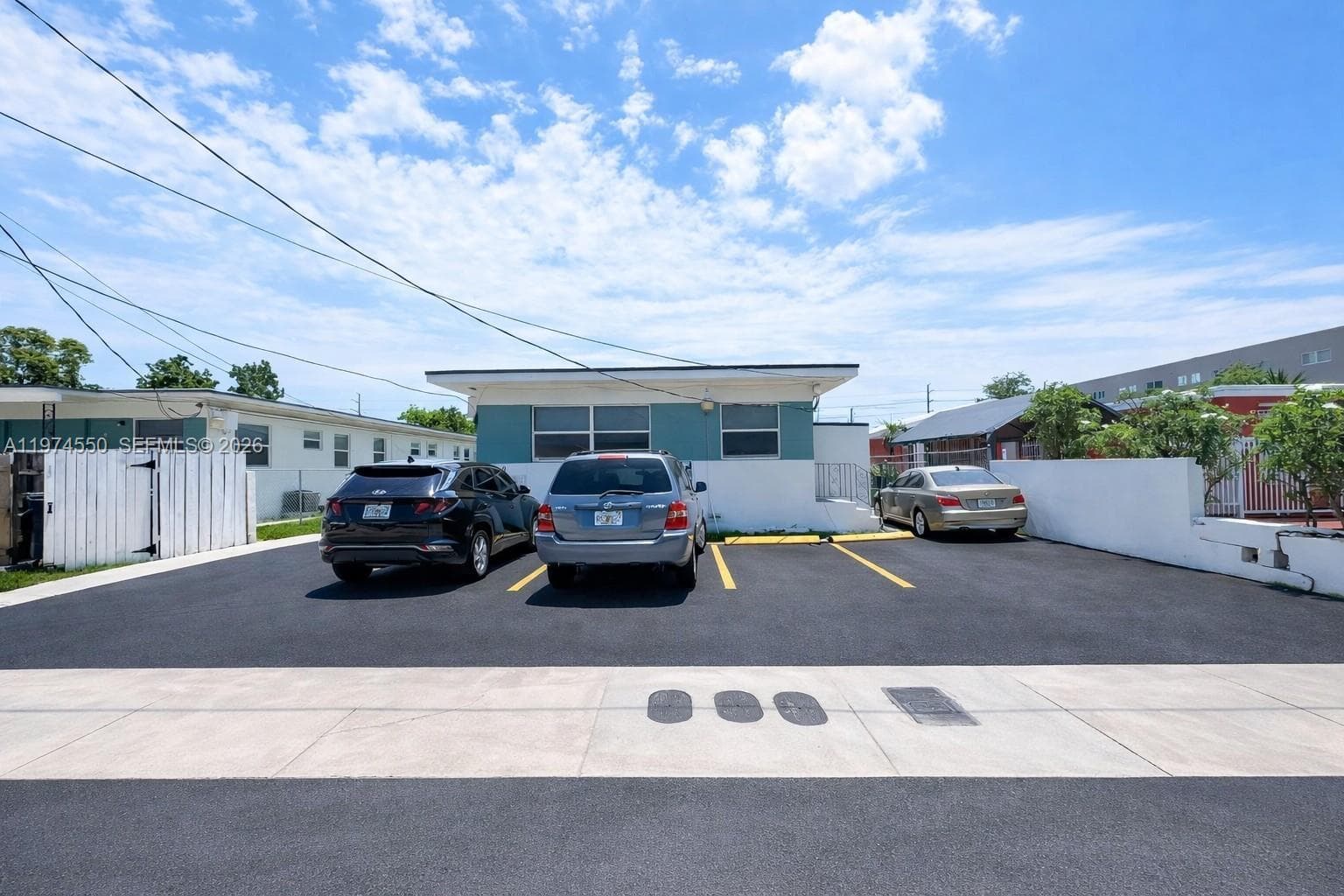 2150 NW 24th St, Miami, FL 33142