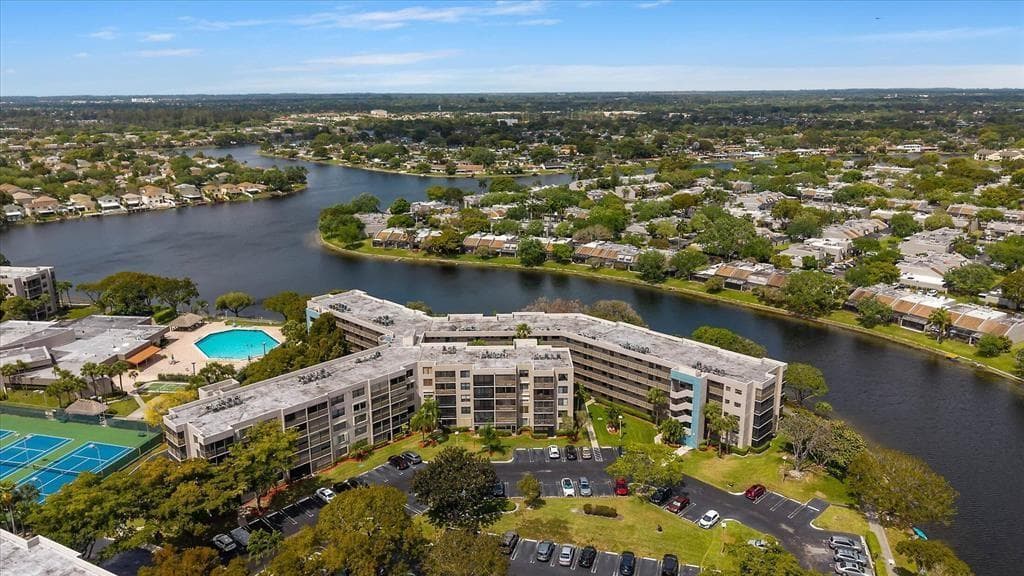 1001 Colony Point Circle # 417, Pembroke Pines, FL 33026 photo 2