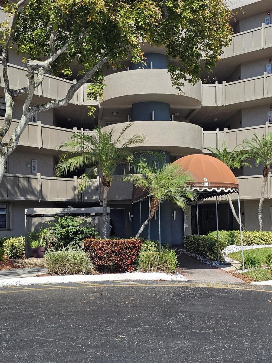 1001 Colony Point Circle # 417, Pembroke Pines, FL 33026 photo 3