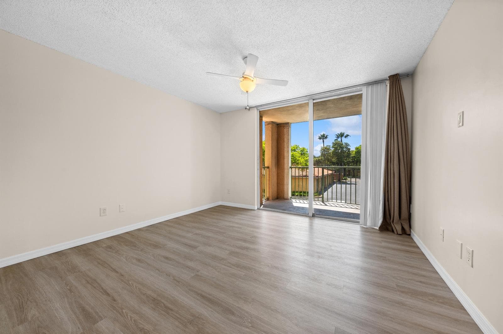 117 Yacht Club Way # 205, Hypoluxo, FL 33462 photo 2