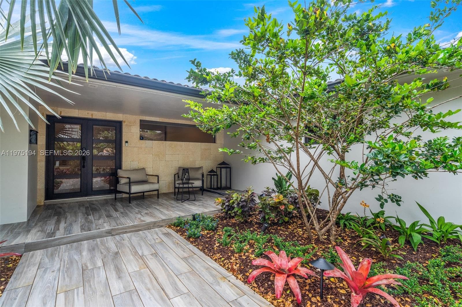 14412 Rosewood Rd, Miami Lakes, FL 33014 photo 2