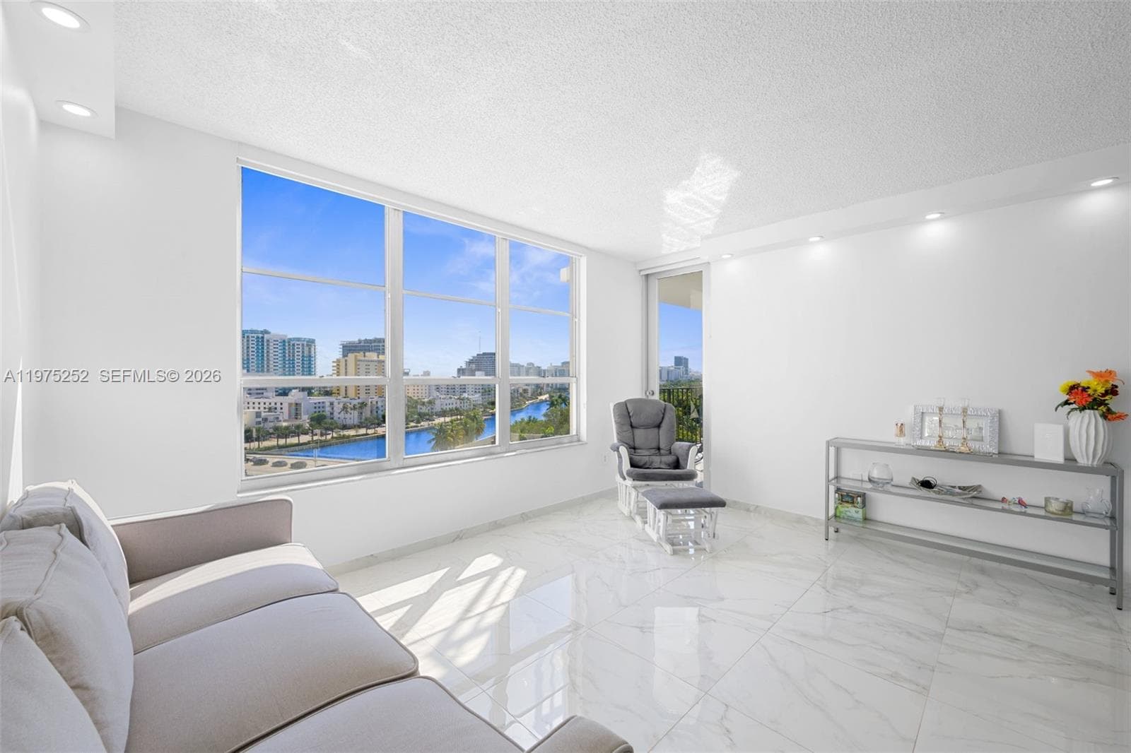 4101 Pine Tree Dr # 919, Miami Beach, FL 33140 photo 4