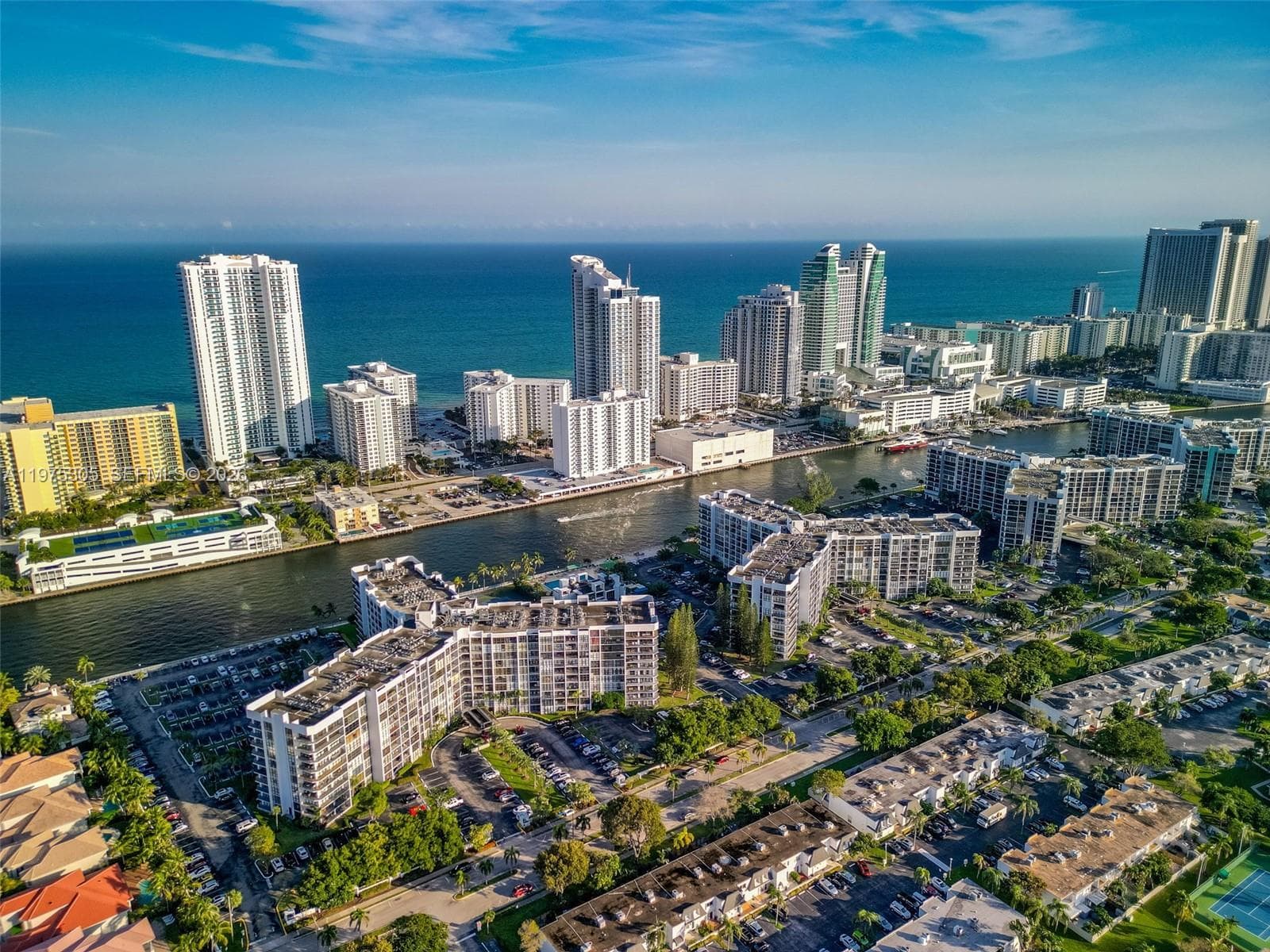 1000 Parkview Dr # 1001, Hallandale Beach, FL 33009