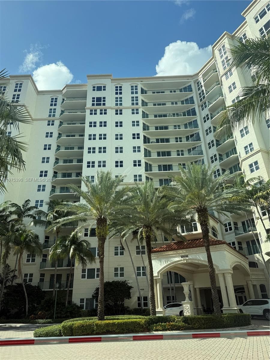 20000 E Country Club Dr # PH09, Aventura, FL 33180 photo 2