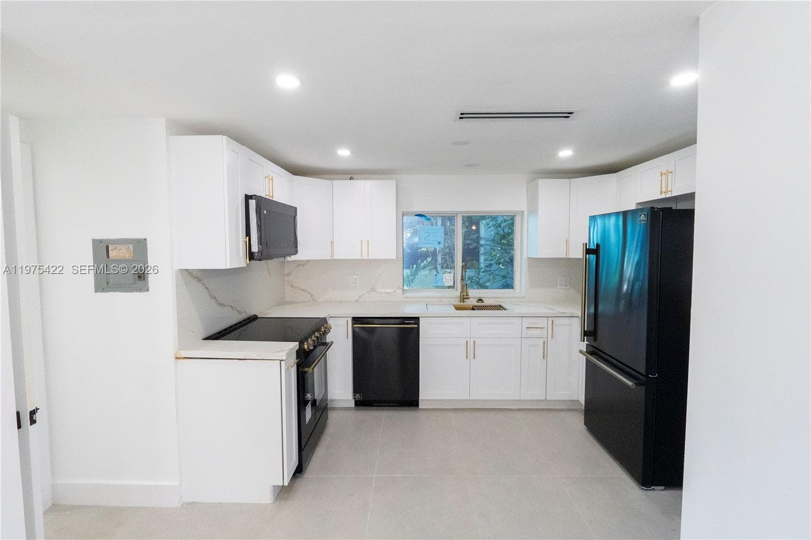 905 Tangier St, Coral Gables, FL 33134 photo 3