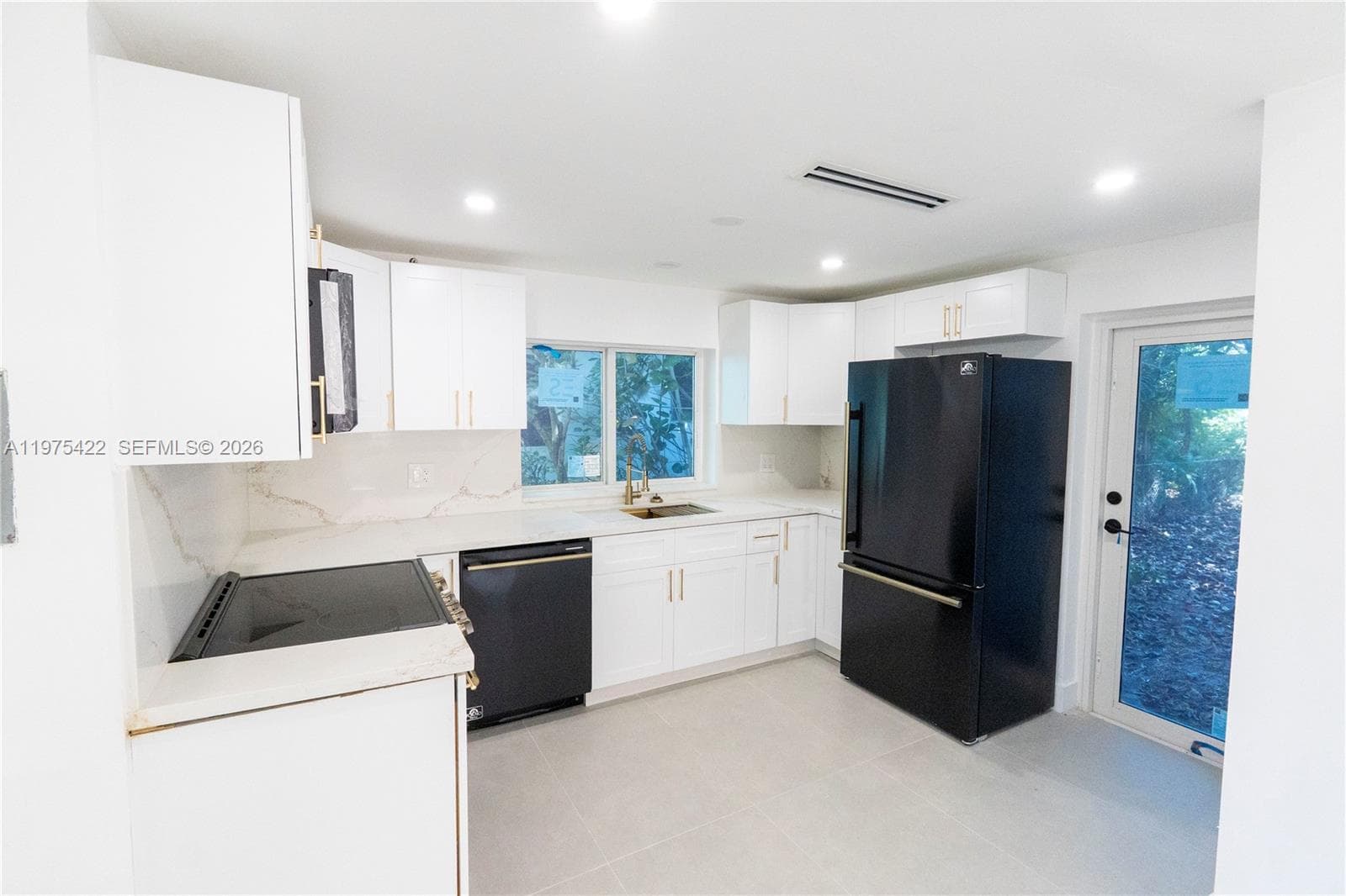 905 Tangier St, Coral Gables, FL 33134 photo 4